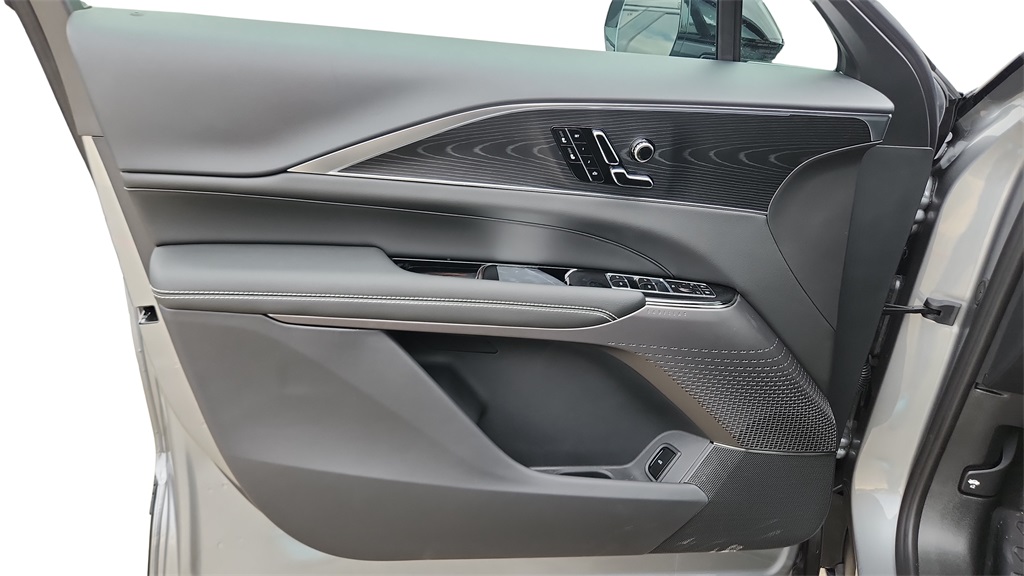 2026 Cadillac LYRIQ Sport Image 25 of 36