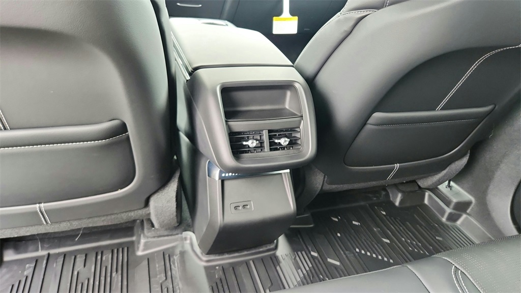 2026 Cadillac LYRIQ Sport Image 29 of 36