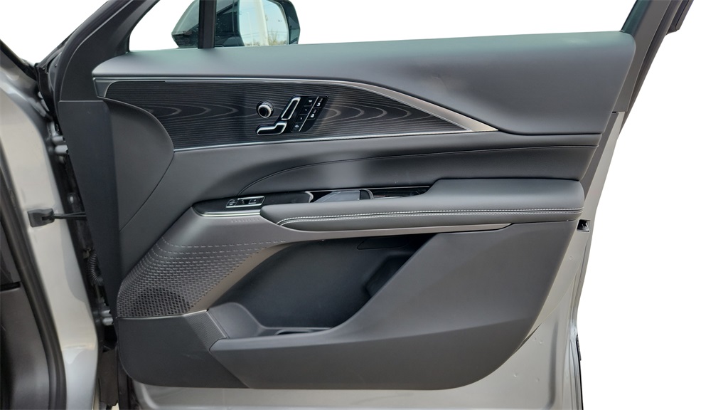 2026 Cadillac LYRIQ Sport Image 26 of 36