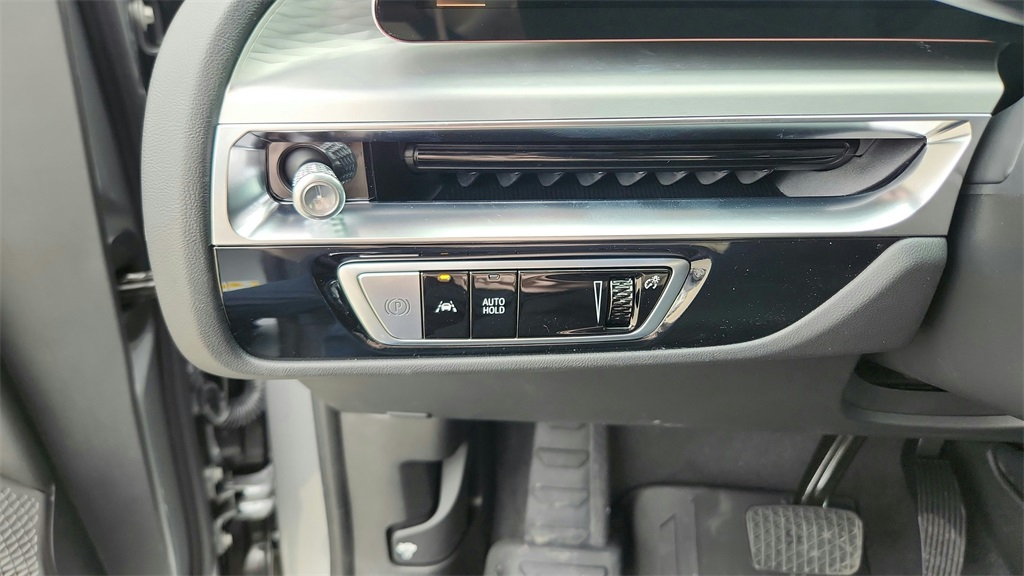 2026 Cadillac LYRIQ Sport Image 28 of 36