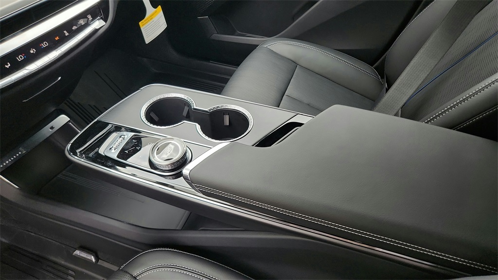 2026 Cadillac LYRIQ Sport Image 23 of 36