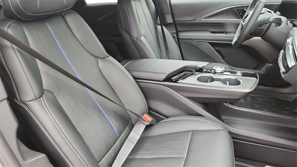 2026 Cadillac LYRIQ Sport Image 12 of 36