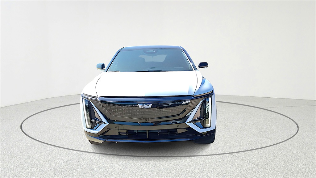 2026 Cadillac LYRIQ Sport Image 2 of 30