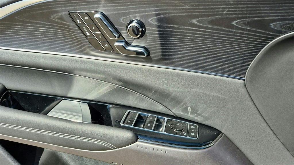 2026 Cadillac LYRIQ Sport Image 17 of 30