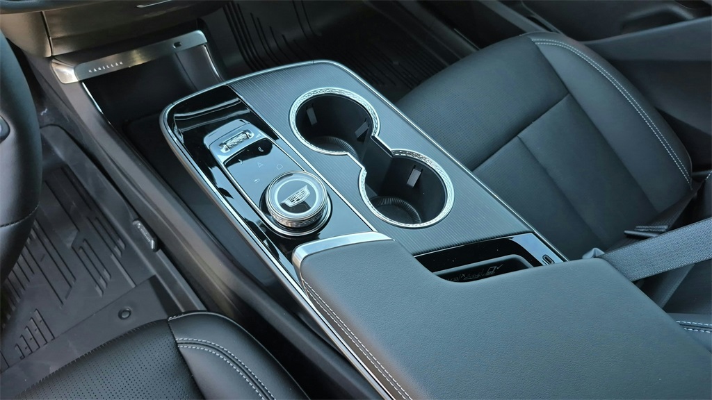 2026 Cadillac LYRIQ Sport Image 16 of 30