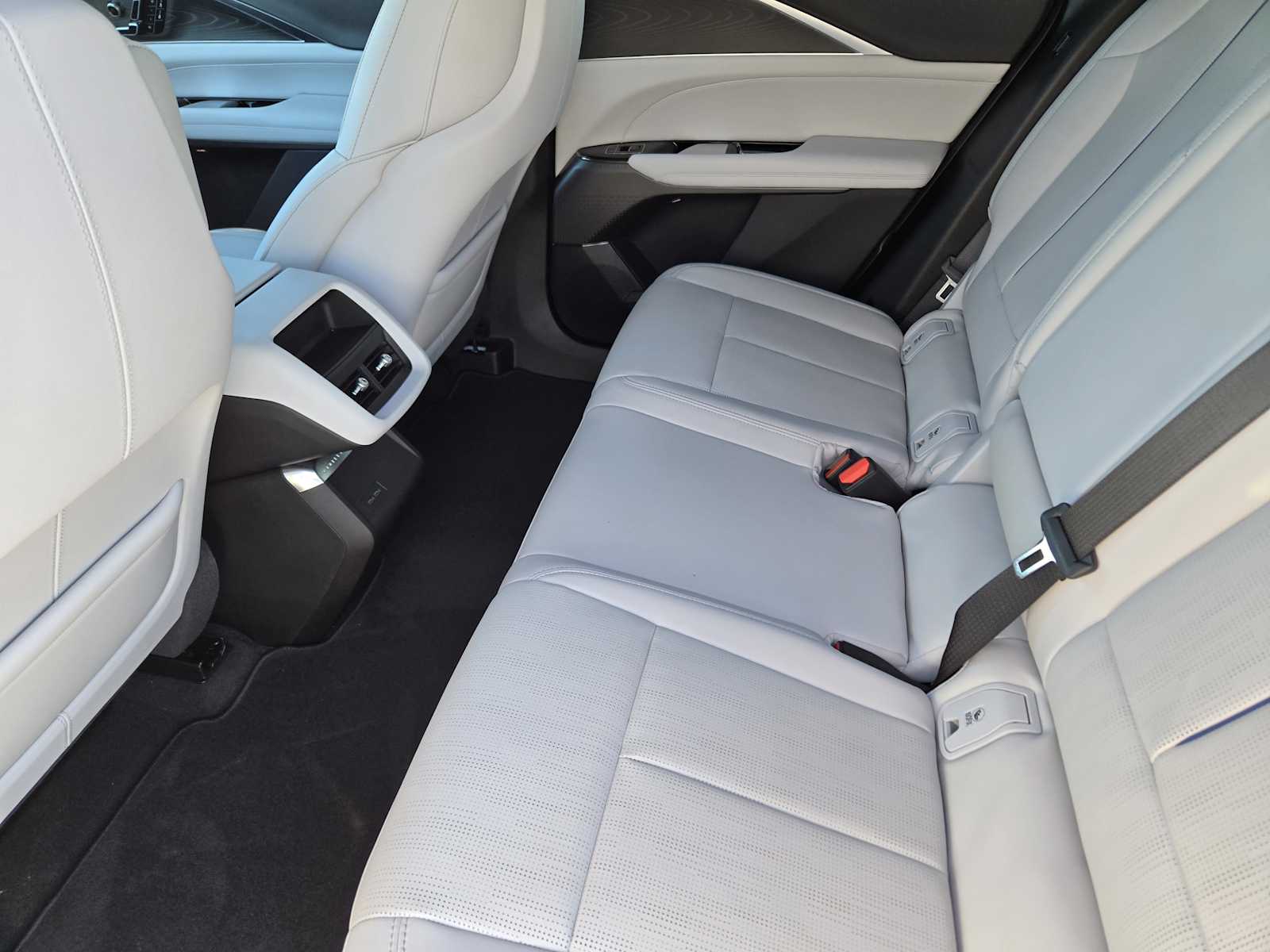 2026 Cadillac LYRIQ Sport Image 9 of 20