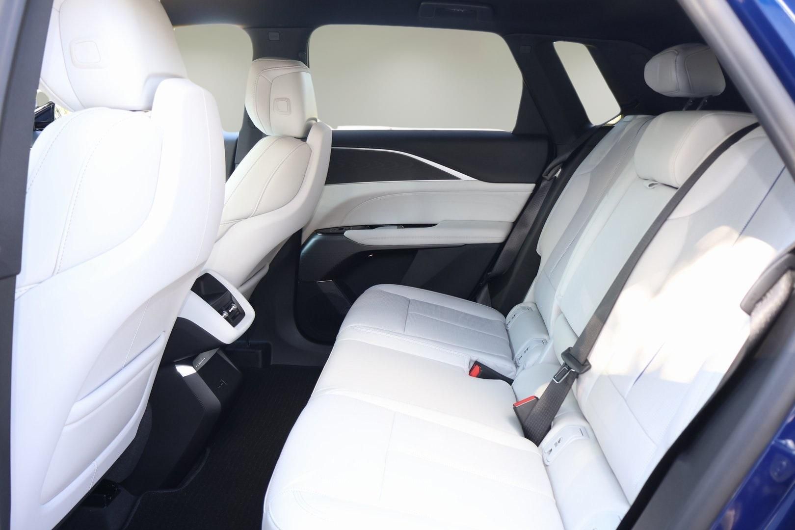 2026 Cadillac LYRIQ Sport Image 13 of 31