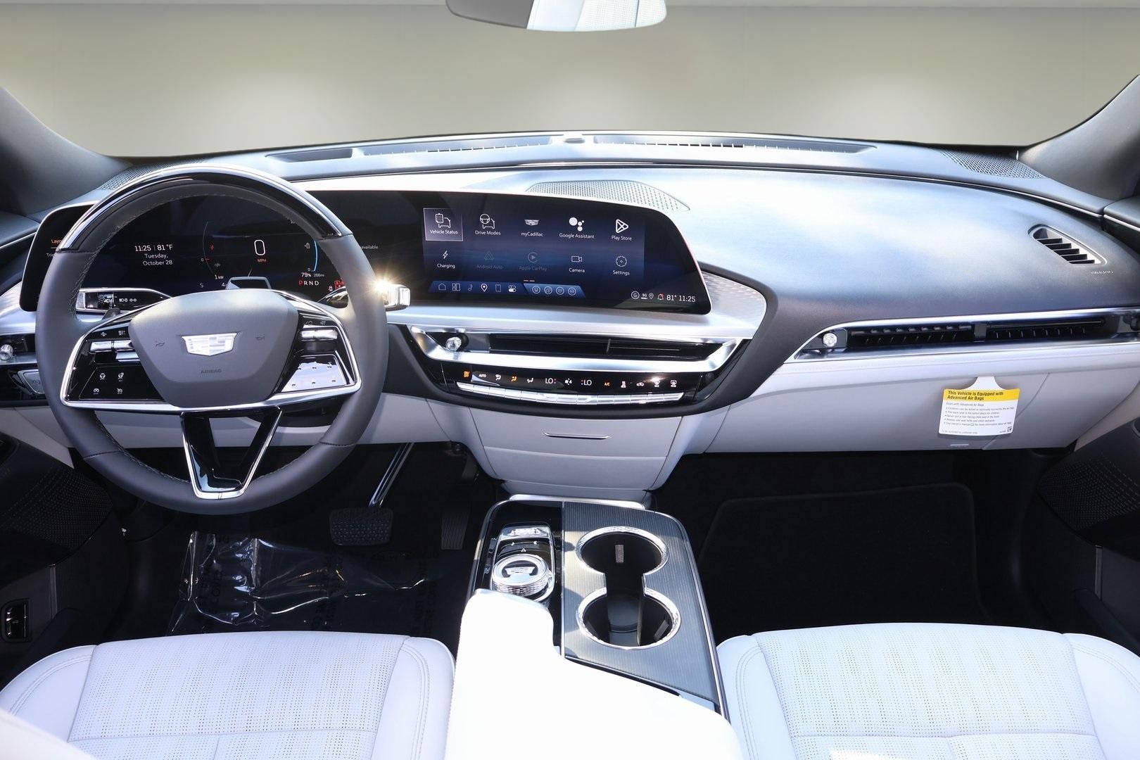 2026 Cadillac LYRIQ Sport Image 14 of 31