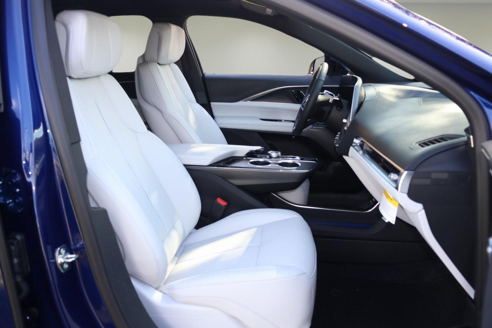 2026 Cadillac LYRIQ Sport Image 12 of 31