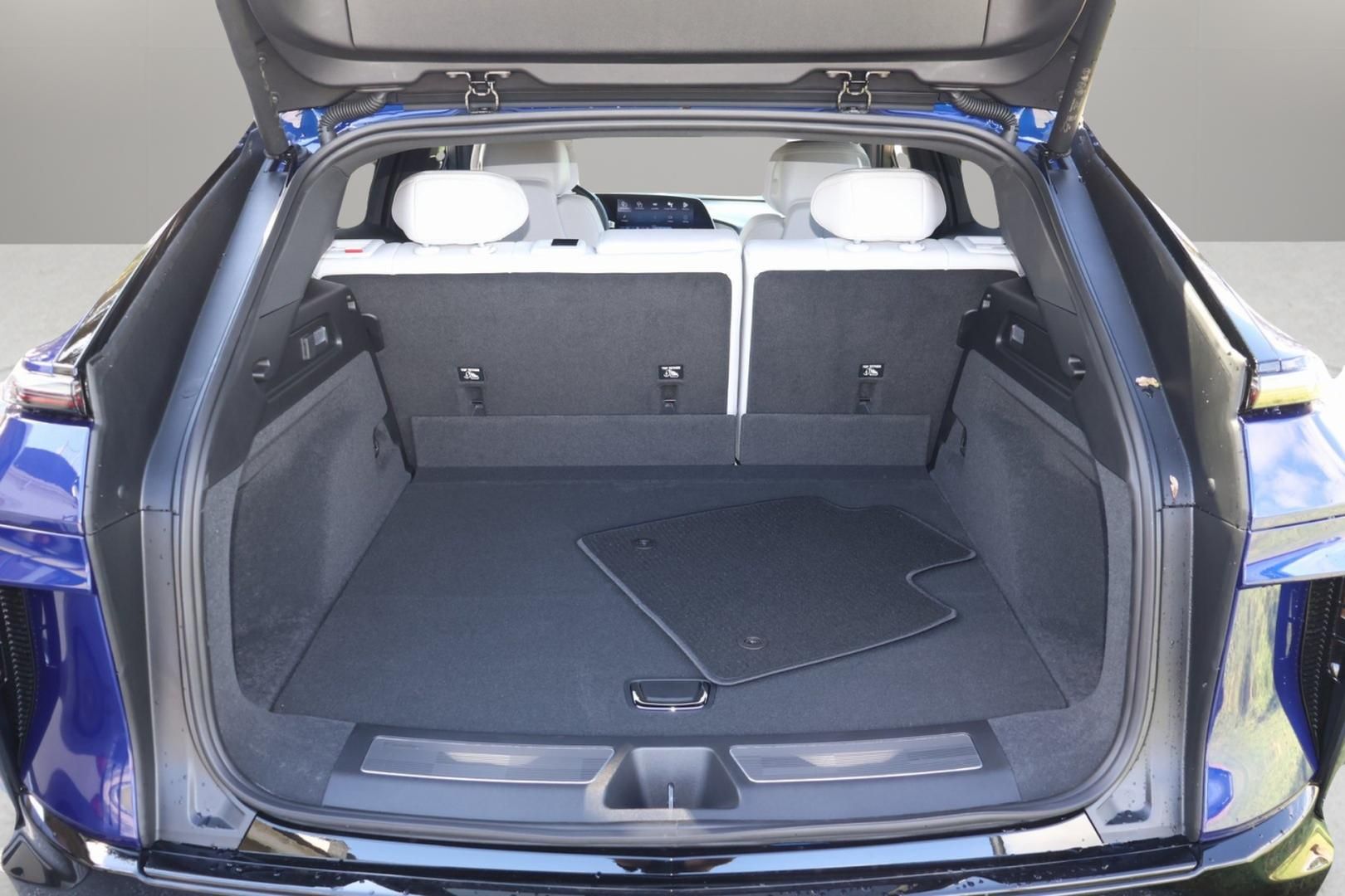 2026 Cadillac LYRIQ Sport Image 10 of 31