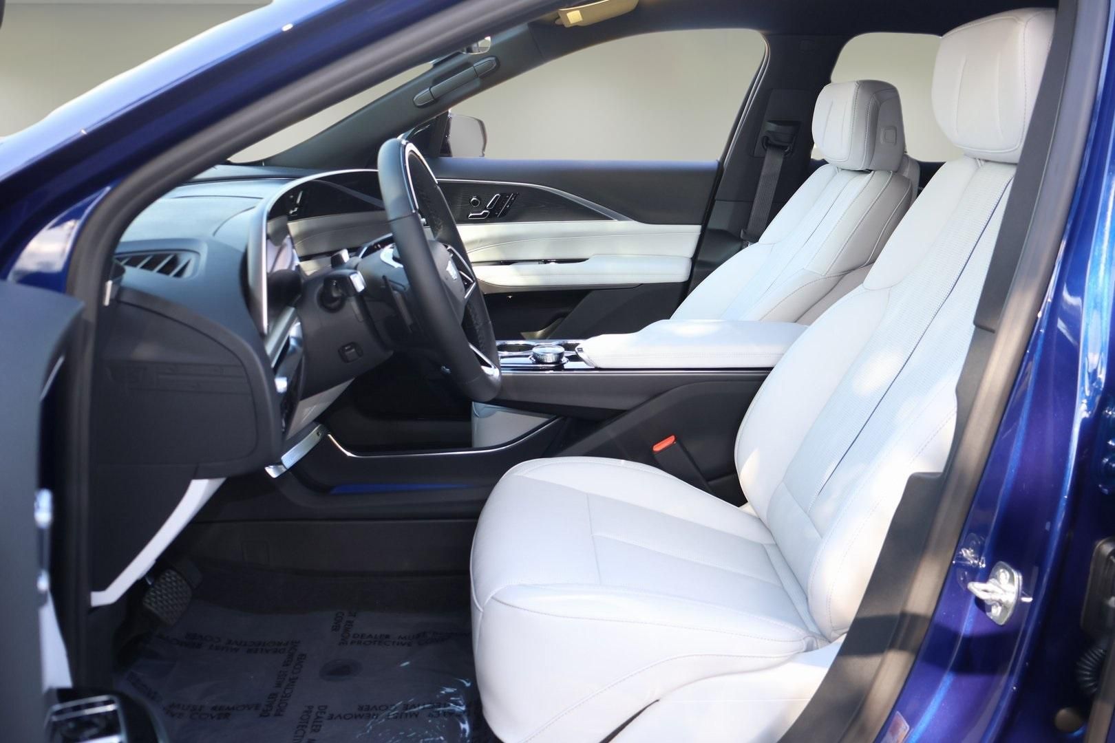 2026 Cadillac LYRIQ Sport Image 29 of 31