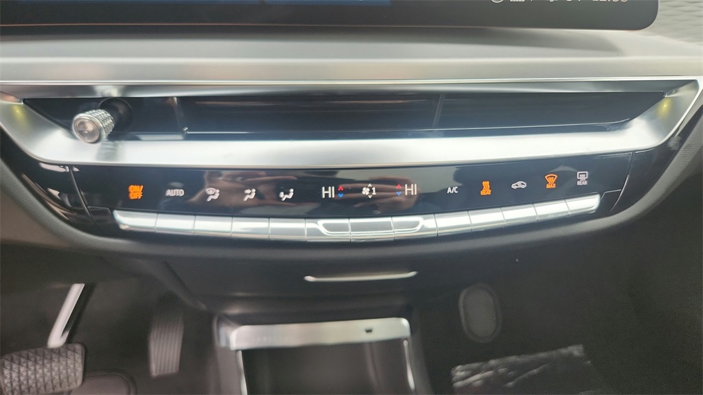 2026 Cadillac LYRIQ Sport Image 32 of 38