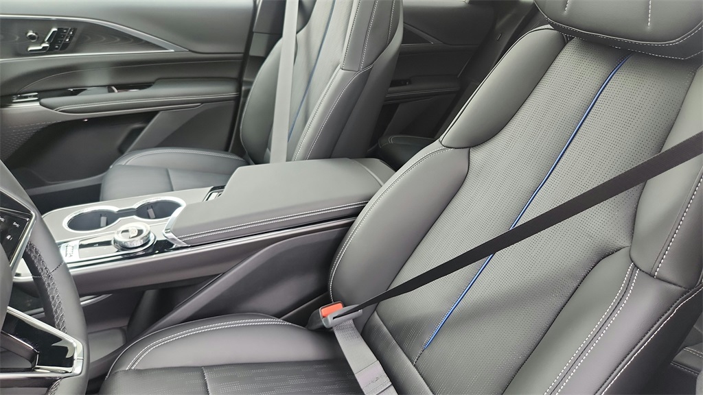 2026 Cadillac LYRIQ Sport Image 12 of 38