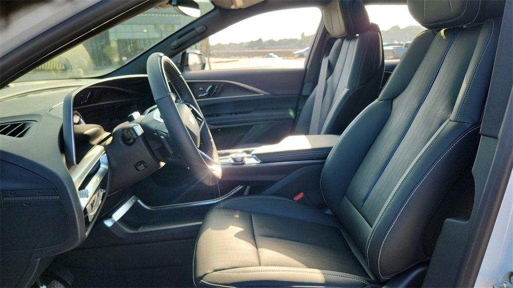 2026 Cadillac LYRIQ Sport Image 11 of 38