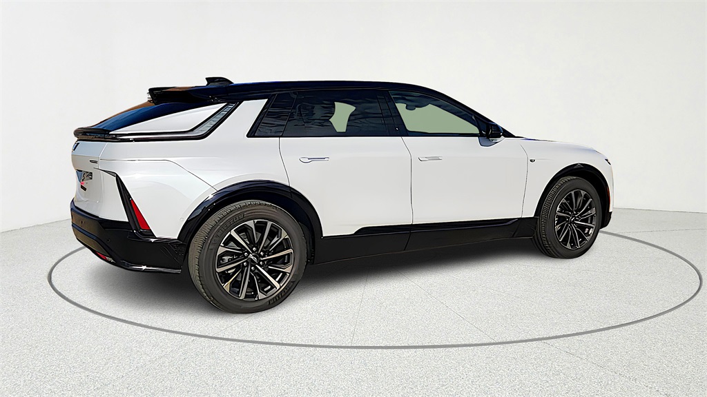 2026 Cadillac LYRIQ Sport Image 4 of 38