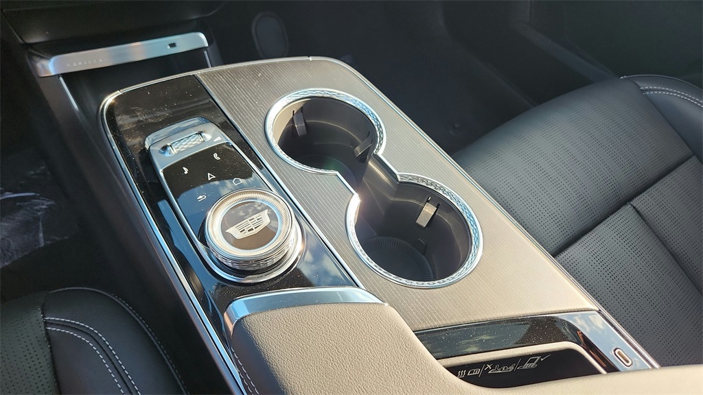 2026 Cadillac LYRIQ Sport Image 24 of 38