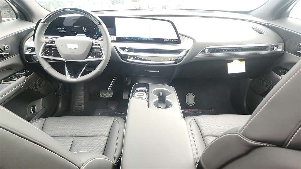 2026 Cadillac LYRIQ Sport Image 17 of 38