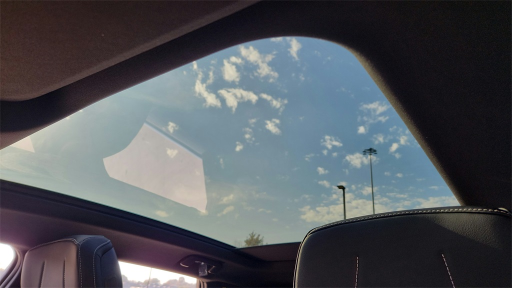 2026 Cadillac LYRIQ Sport Image 18 of 38