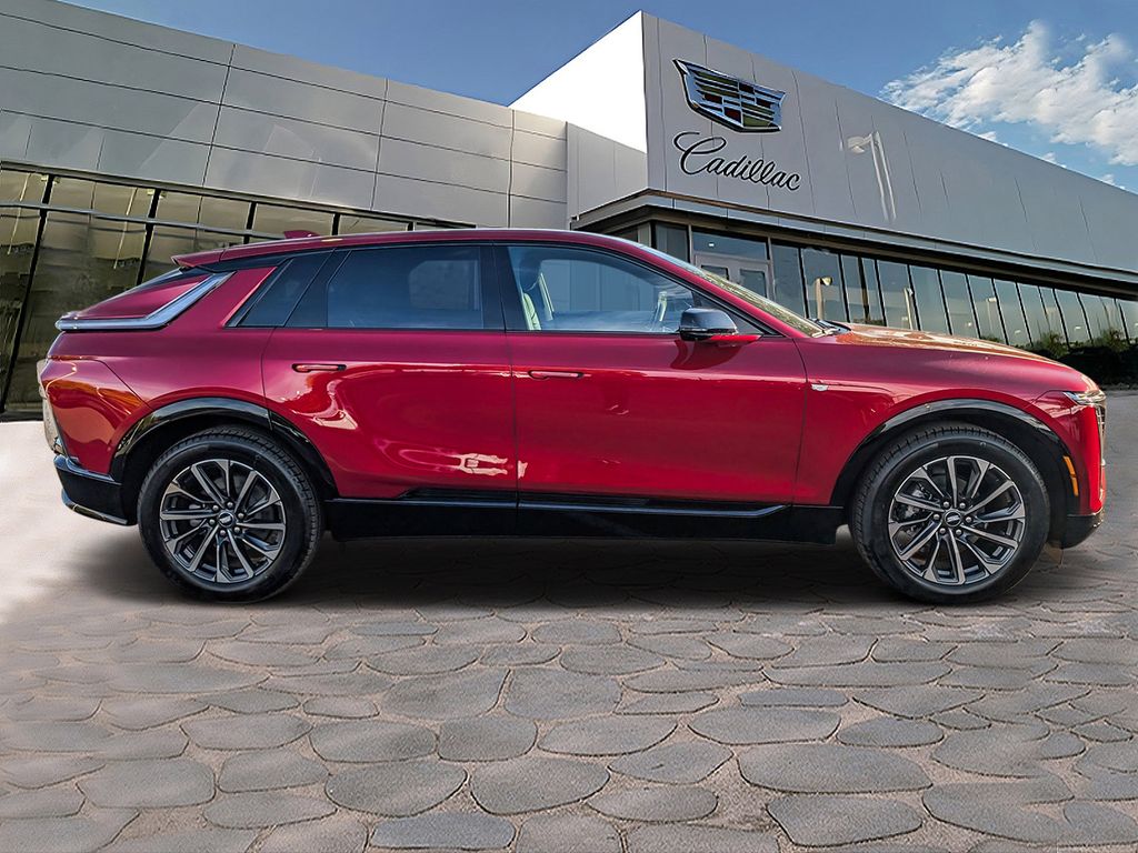 2026 Cadillac LYRIQ Sport Image 4 of 33