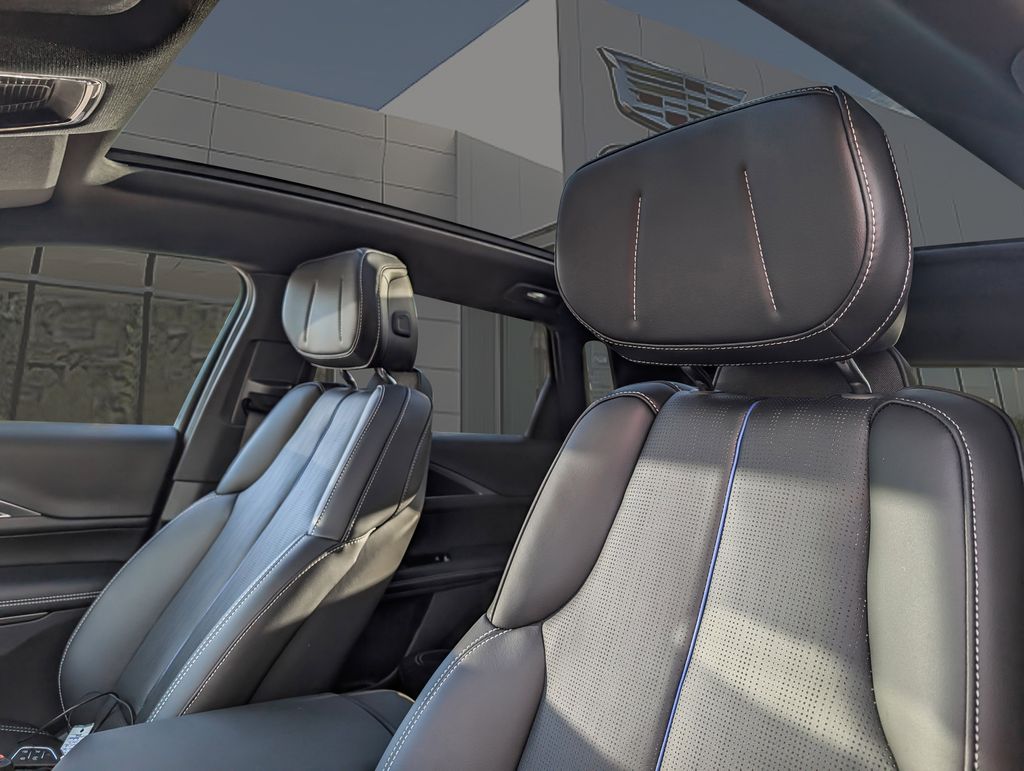2026 Cadillac LYRIQ Sport Image 15 of 33