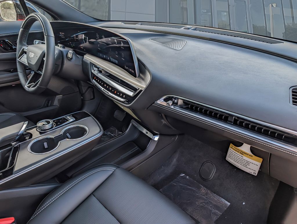 2026 Cadillac LYRIQ Sport Image 17 of 33