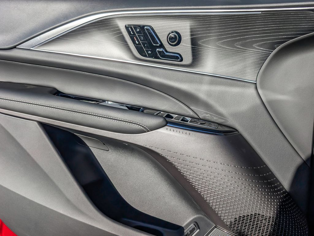 2026 Cadillac LYRIQ Sport Image 26 of 33