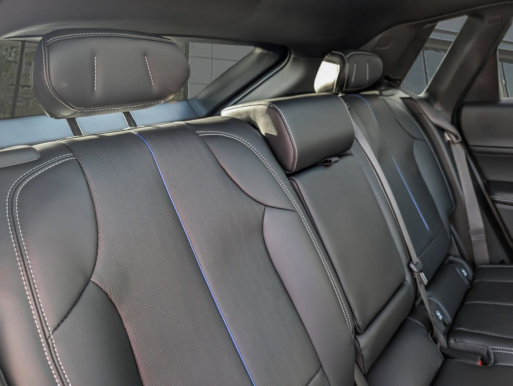 2026 Cadillac LYRIQ Sport Image 11 of 33