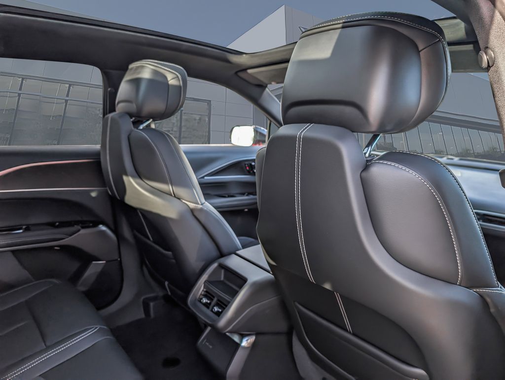 2026 Cadillac LYRIQ Sport Image 12 of 33