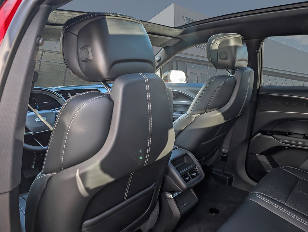 2026 Cadillac LYRIQ Sport Image 16 of 33