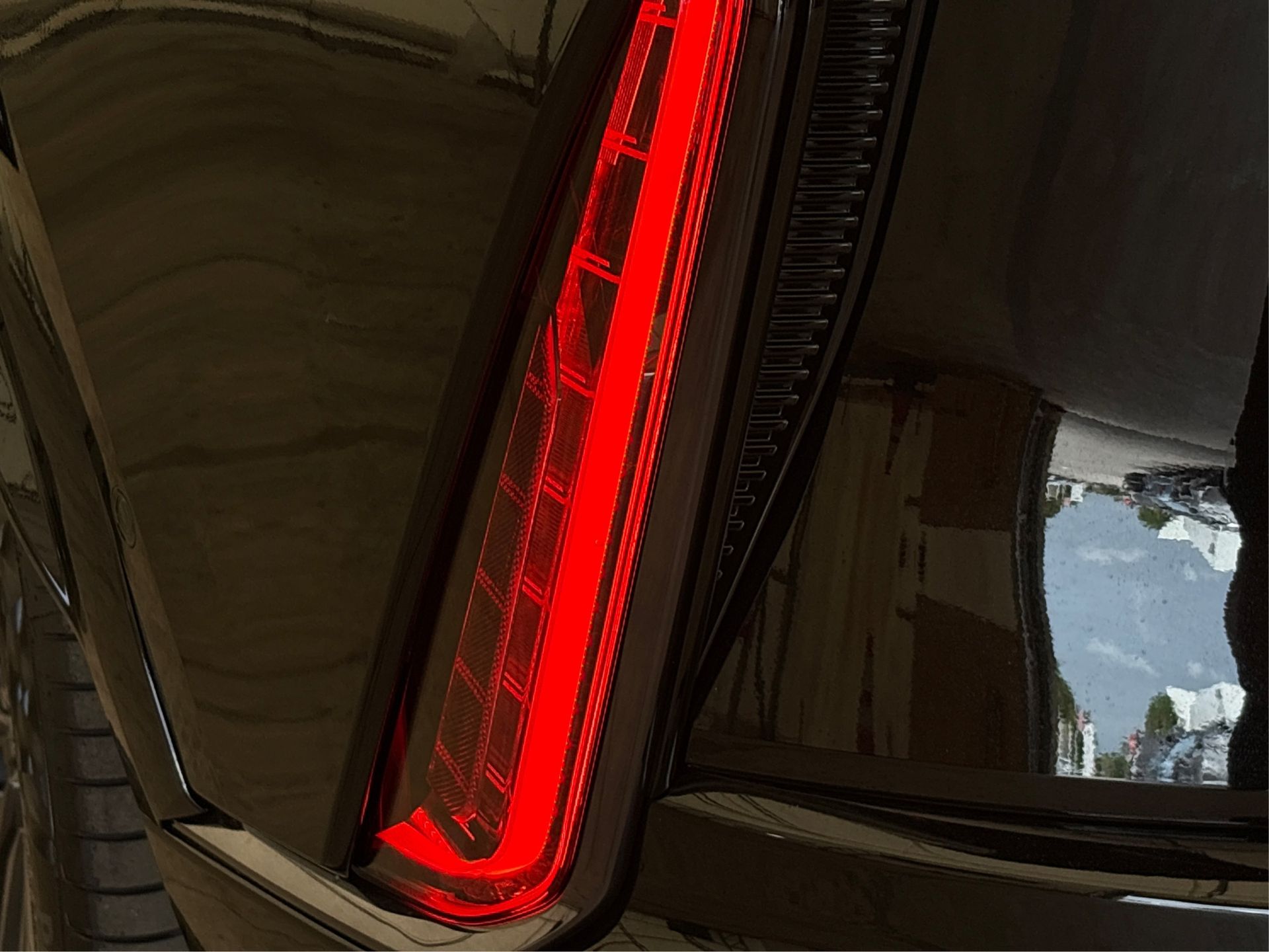 2026 Cadillac LYRIQ LYRIQ-V Premium Image 34 of 35