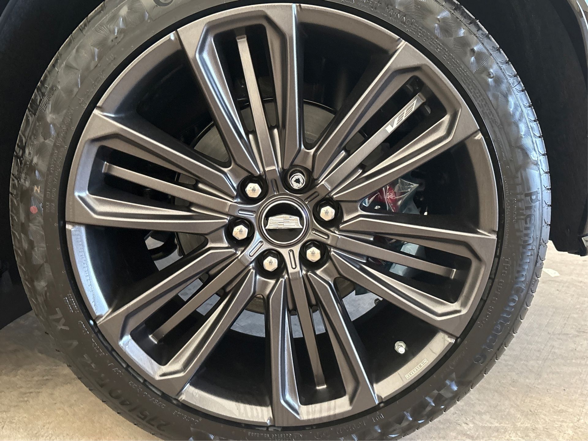 2026 Cadillac LYRIQ LYRIQ-V Premium Image 8 of 35