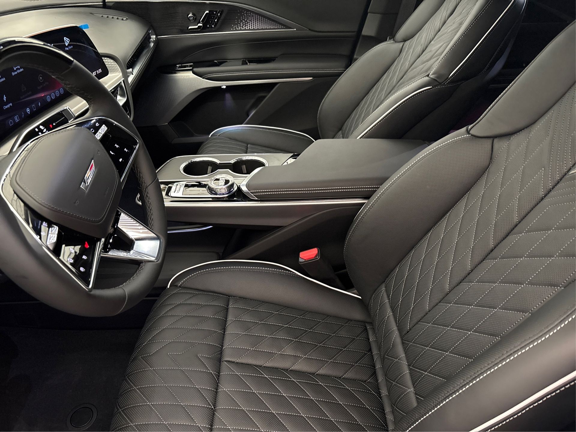 2026 Cadillac LYRIQ LYRIQ-V Premium Image 21 of 35