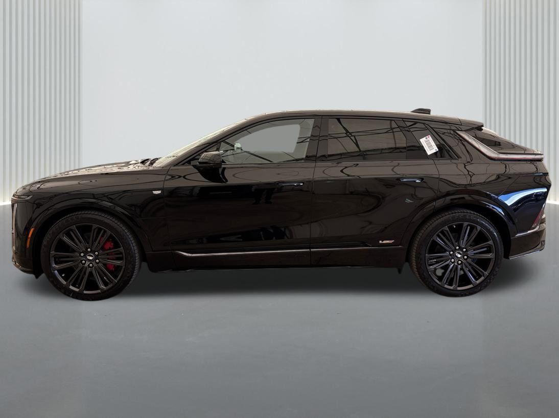 2026 Cadillac LYRIQ LYRIQ-V Premium Image 7 of 35