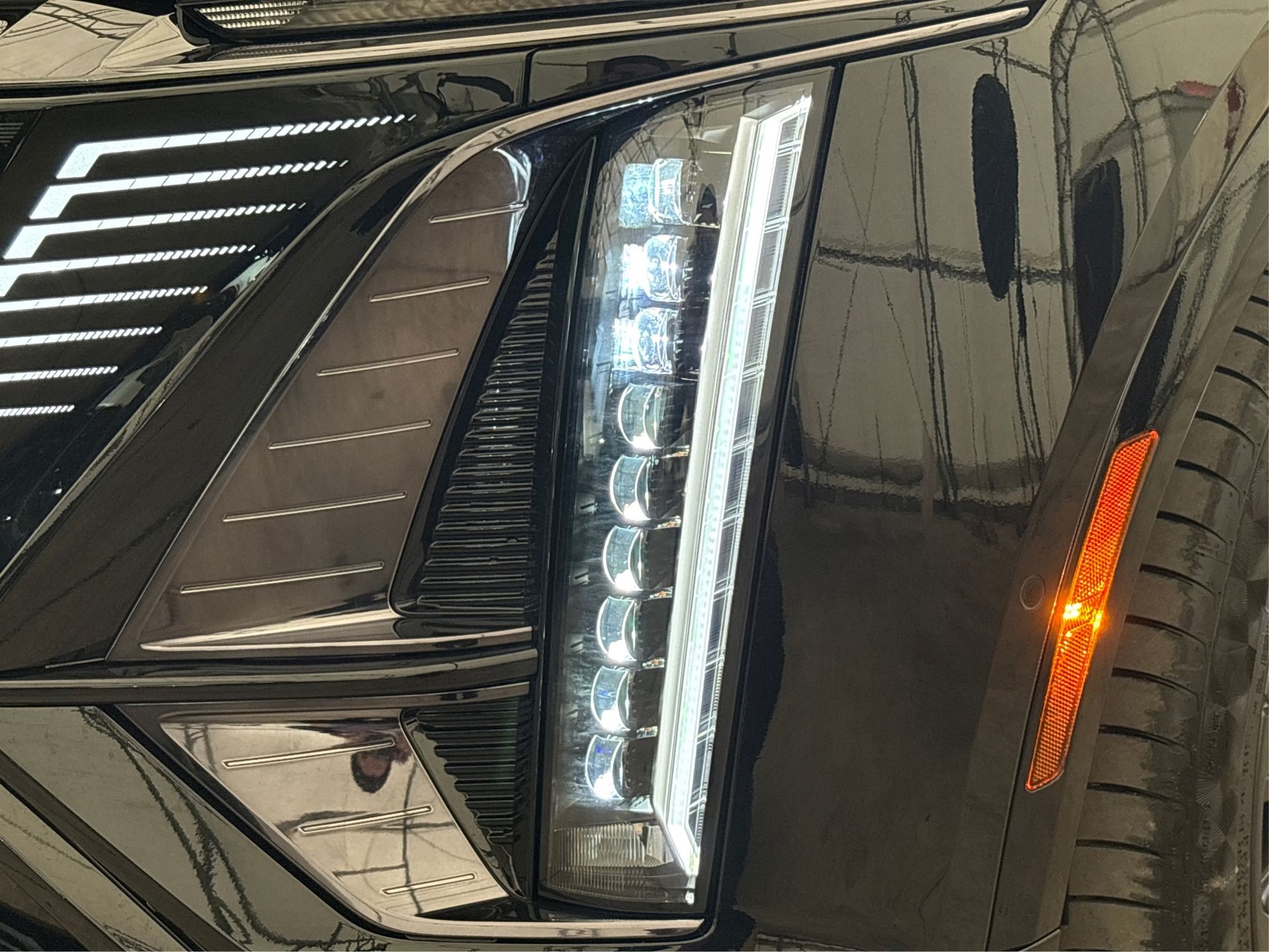 2026 Cadillac LYRIQ LYRIQ-V Premium Image 35 of 35