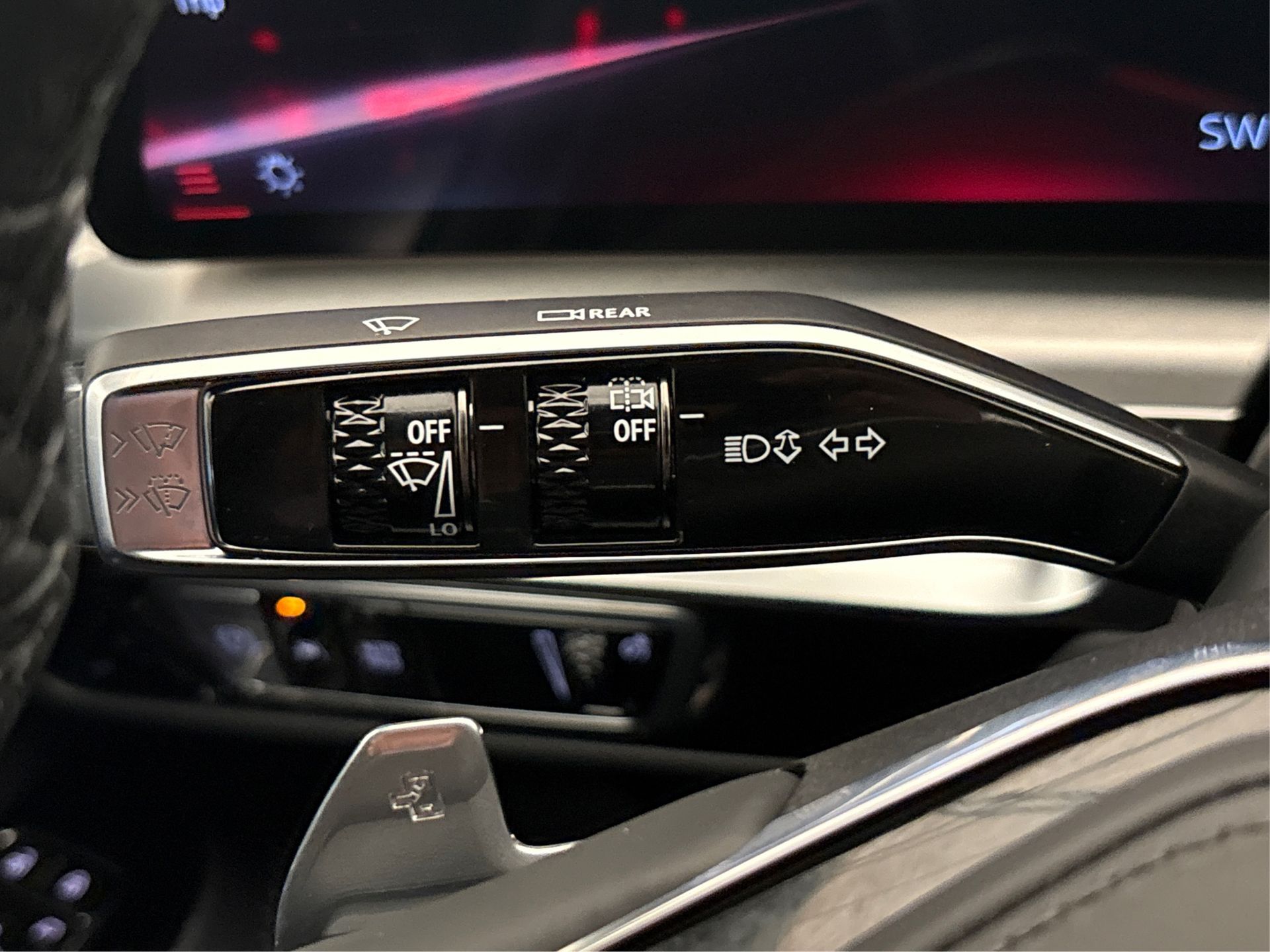 2026 Cadillac LYRIQ LYRIQ-V Premium Image 32 of 35