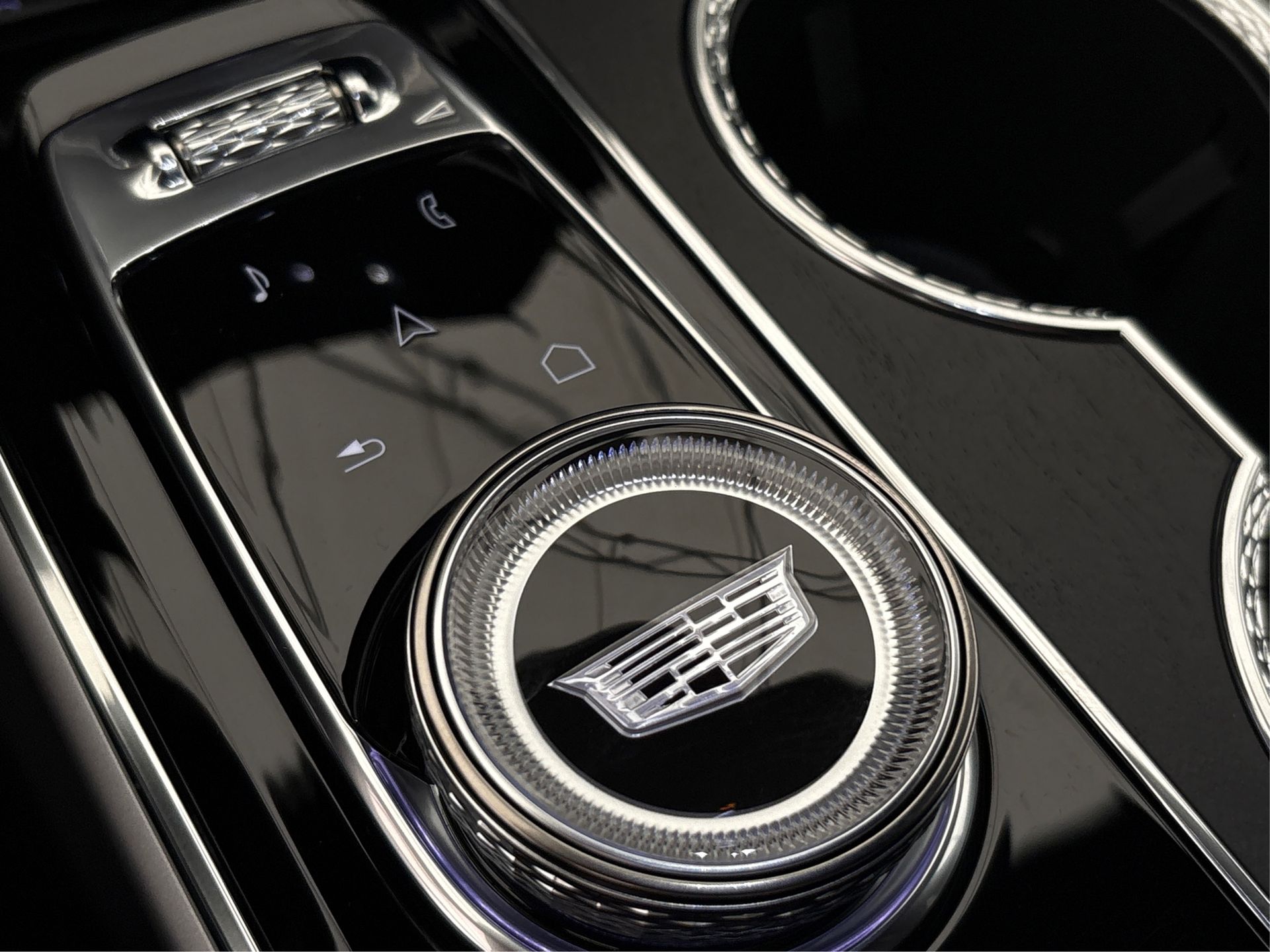 2026 Cadillac LYRIQ LYRIQ-V Premium Image 29 of 35