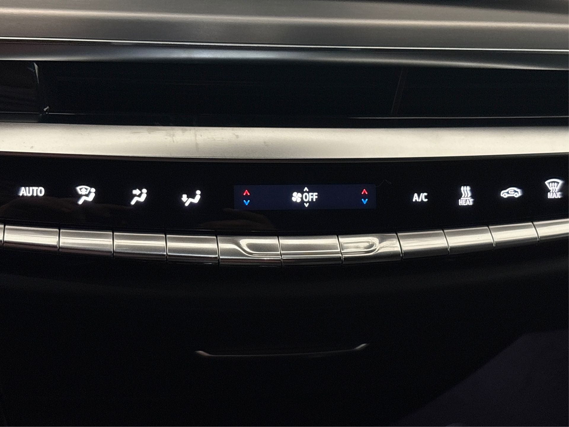 2026 Cadillac LYRIQ LYRIQ-V Premium Image 31 of 35