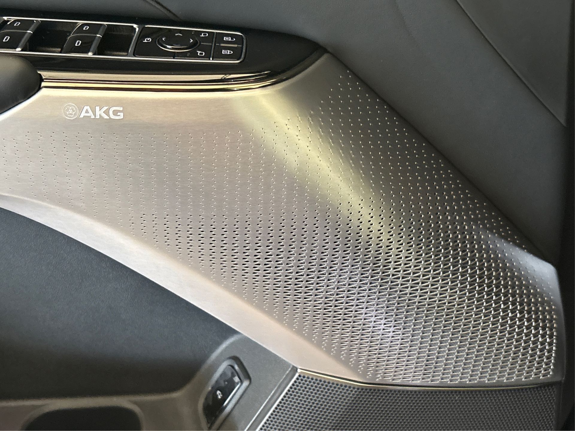 2026 Cadillac LYRIQ LYRIQ-V Premium Image 24 of 35