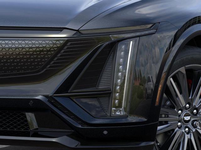 Vehicle image 10 of 24