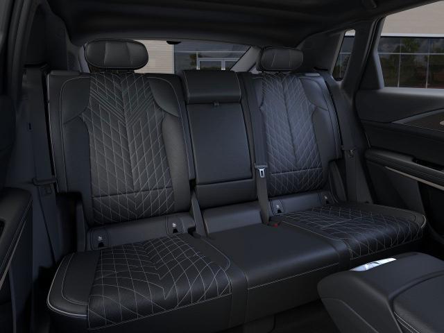 Vehicle image 17 of 24