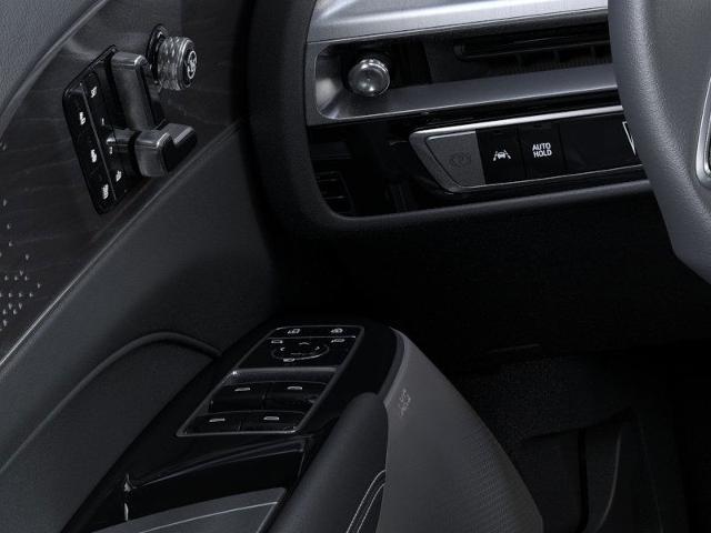 Vehicle image 22 of 24