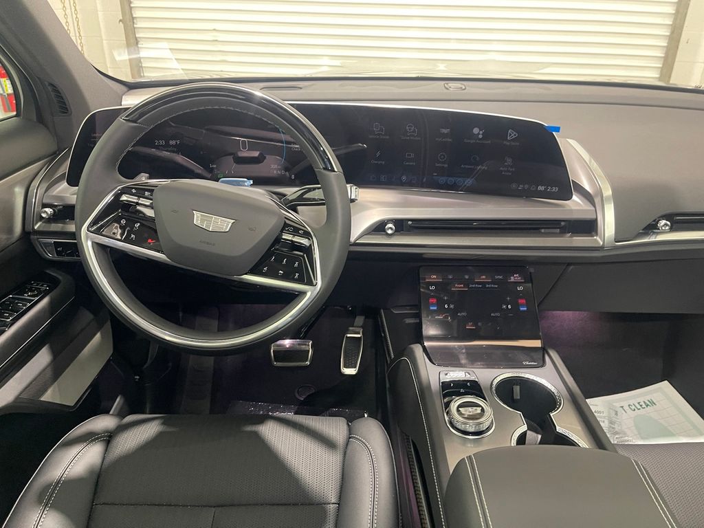 2026 Cadillac VISTIQ Luxury Image 15 of 31