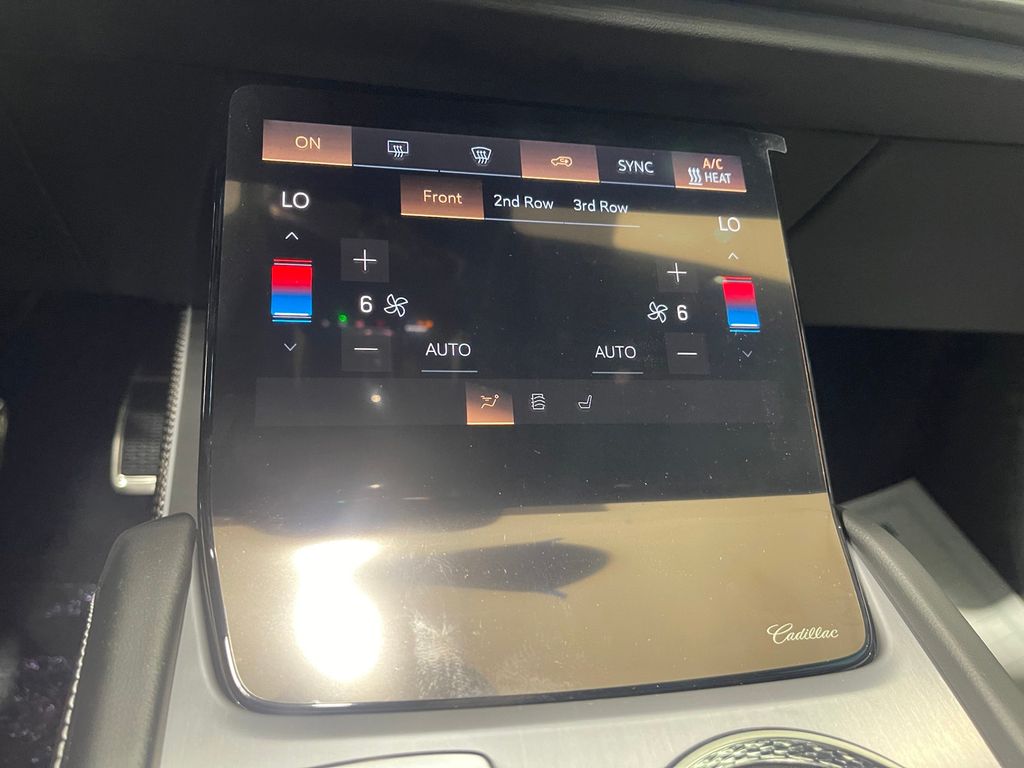 2026 Cadillac VISTIQ Luxury Image 21 of 31