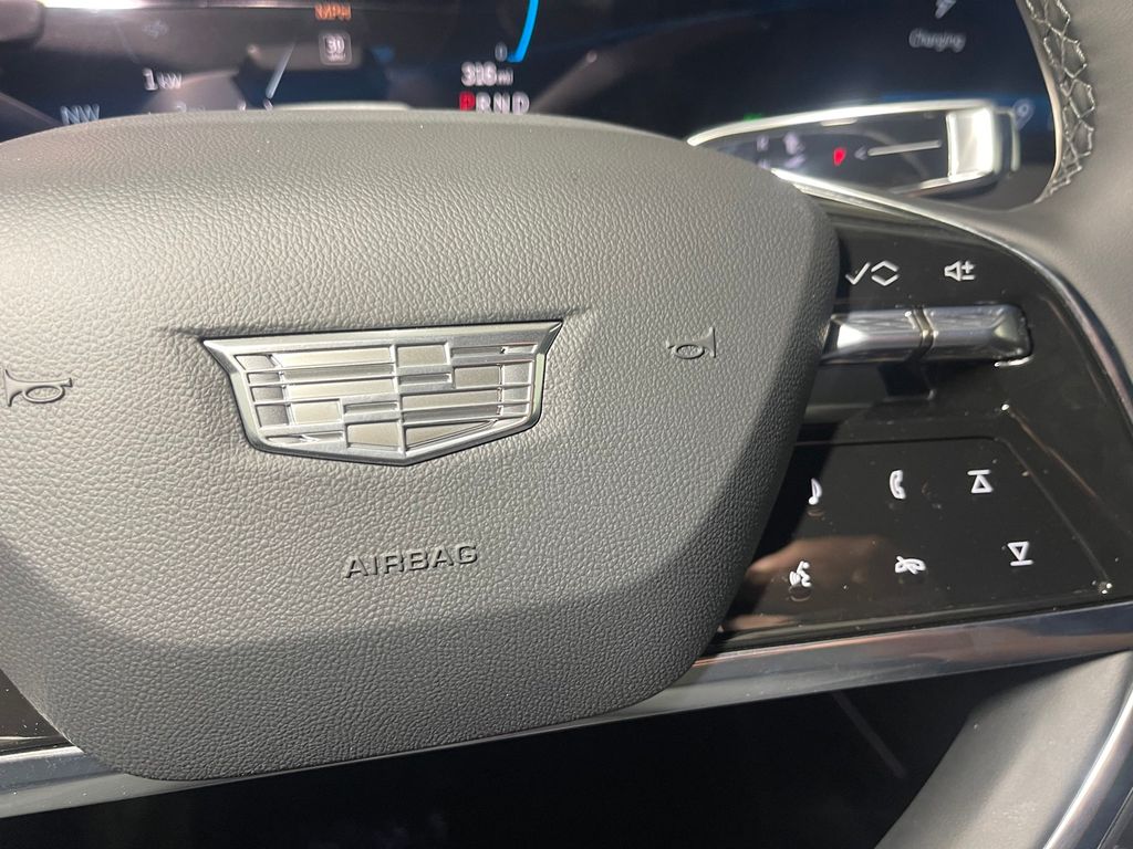 2026 Cadillac VISTIQ Luxury Image 27 of 31