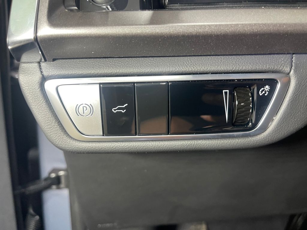 2026 Cadillac VISTIQ Luxury Image 30 of 31