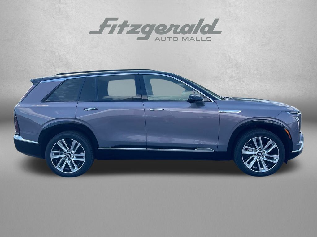 2026 Cadillac VISTIQ Luxury Image 4 of 31