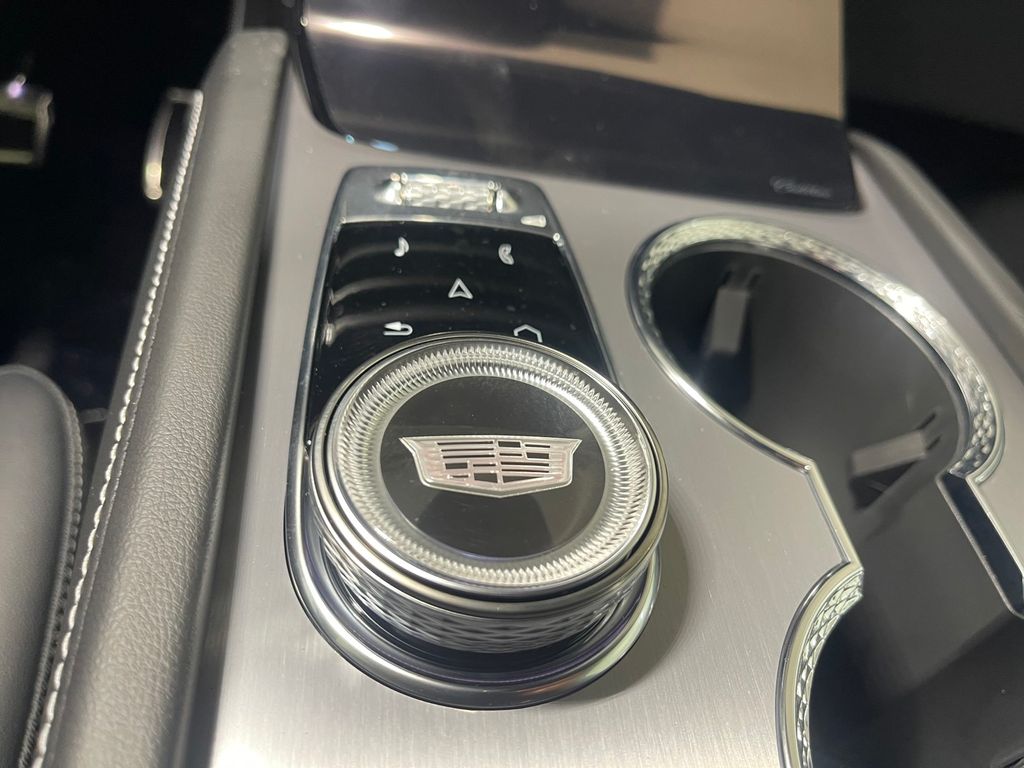 2026 Cadillac VISTIQ Luxury Image 22 of 31