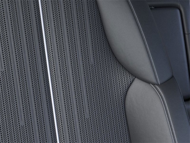 Vehicle image 21 of 24