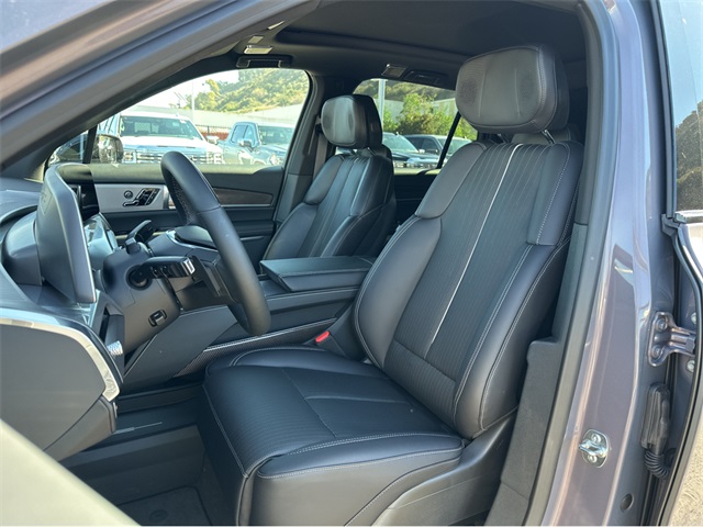 2026 Cadillac VISTIQ Luxury Image 10 of 36