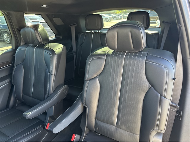 2026 Cadillac VISTIQ Luxury Image 9 of 36